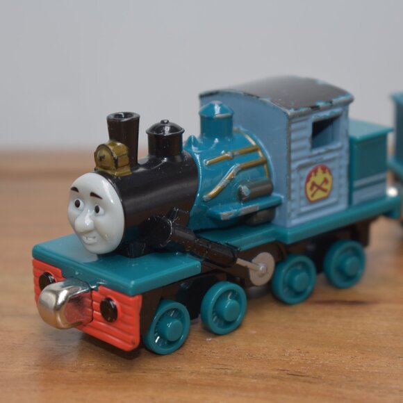 Ferdinand & Tender Diecast Trackmaster  Push Along Take and Play Train Thomas - Picture 3 of 10